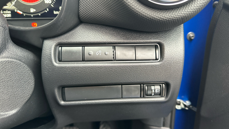Nissan Juke 1.6 Hybrid N-Connecta 5dr Auto Hybrid Hatchback